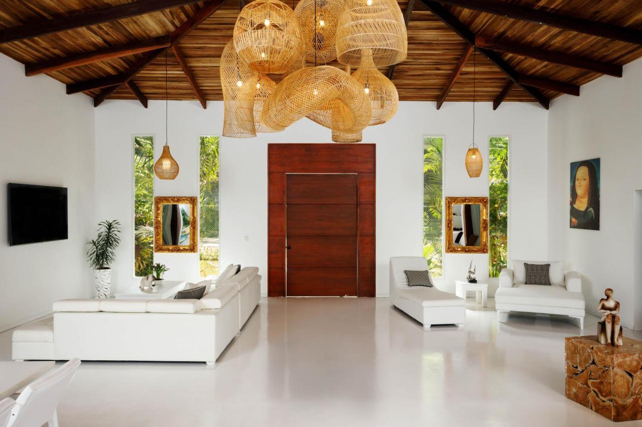 Gigi Brown Villa Frida Beachfront Puerto Viejo de Talamanca 외부 사진
